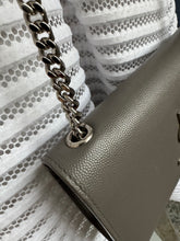 Lade das Bild in den Galerie-Viewer, YSL KATE SMALL