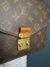 Lade das Bild in den Galerie-Viewer, LOUIS VUITTON MÉTIS OHNE SCHULTERRIEMEN