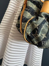 Lade das Bild in den Galerie-Viewer, LOUIS VUITTON RAYÉ PORTE EPAULE MM