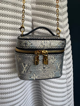 Lade das Bild in den Galerie-Viewer, LOUIS VUITTON MICRO VANITY