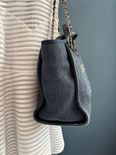 Lade das Bild in den Galerie-Viewer, CHANEL DEAUVILLE