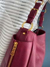 Lade das Bild in den Galerie-Viewer, PRADA VITELLO DAINO BAG