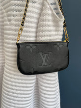 Lade das Bild in den Galerie-Viewer, LOUIS VUITTON MINI POCHETTE EMPREINTE