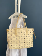 Lade das Bild in den Galerie-Viewer, MCM SHOPPER MEDIUM