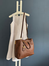 Lade das Bild in den Galerie-Viewer, PRADA VITELLO DAINO SHOPPER