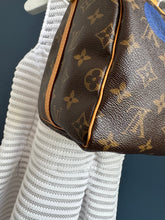 Lade das Bild in den Galerie-Viewer, LOUIS VUITTON WORLD TOUR SPEEDY 30