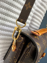 Lade das Bild in den Galerie-Viewer, LOUIS VUITTON MÉTIS