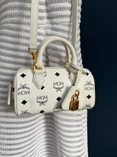 Lade das Bild in den Galerie-Viewer, MCM MINI BOSTON