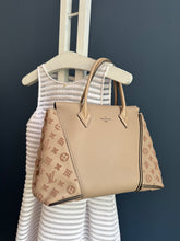 Lade das Bild in den Galerie-Viewer, LOUIS VUITTON W TOTE