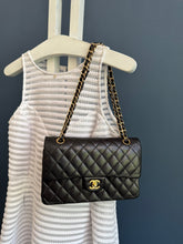 Lade das Bild in den Galerie-Viewer, CHANEL DOUBLE FLAP MEDIUM