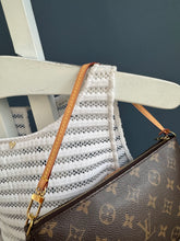 Lade das Bild in den Galerie-Viewer, LOUIS VUITTON POCHETTE
