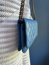 Lade das Bild in den Galerie-Viewer, CHANEL WOC