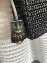 Lade das Bild in den Galerie-Viewer, PRADA RE-EDITION 2005 BAG