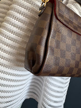 Lade das Bild in den Galerie-Viewer, LOUIS VUITTON CROISETTE