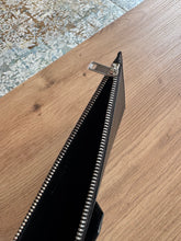Lade das Bild in den Galerie-Viewer, YSL CARDHOLDER
