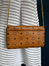 Lade das Bild in den Galerie-Viewer, MCM MILLIE BAG