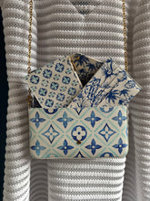 Lade das Bild in den Galerie-Viewer, LOUIS VUITTON FÉLICIE BY THE POOL