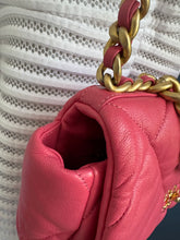 Lade das Bild in den Galerie-Viewer, CHANEL 19