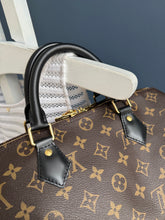Lade das Bild in den Galerie-Viewer, LOUIS VUITTON WORLD TOUR SPEEDY 30
