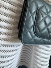 Lade das Bild in den Galerie-Viewer, CHANEL WOC