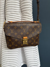 Lade das Bild in den Galerie-Viewer, LOUIS VUITTON MÉTIS