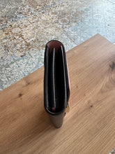 Lade das Bild in den Galerie-Viewer, LOUIS VUITTON CAPUCINES GELDBÖRSE