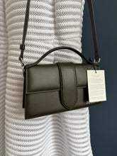 Lade das Bild in den Galerie-Viewer, JACQUEMUS LE GRANDE BAMBINO