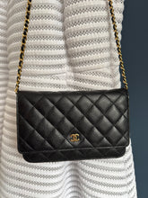 Lade das Bild in den Galerie-Viewer, CHANEL WOC
