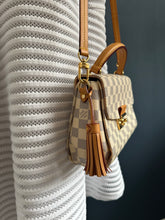 Lade das Bild in den Galerie-Viewer, LOUIS VUITTON CROISETTE