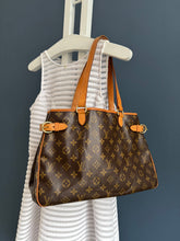 Lade das Bild in den Galerie-Viewer, LOUIS VUITTON BATIGNOLLES