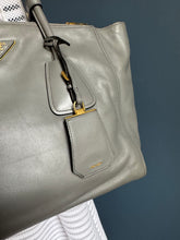 Lade das Bild in den Galerie-Viewer, PRADA BAG