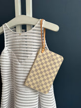 Lade das Bild in den Galerie-Viewer, LOUIS VUITTON CLUTCH