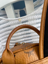 Lade das Bild in den Galerie-Viewer, MCM STARK LARGE RUCKSACK