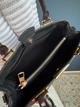 Lade das Bild in den Galerie-Viewer, LOUIS VUITTON BRITTANY