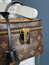 Lade das Bild in den Galerie-Viewer, LOUIS VUITTON VANITY