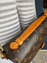 Lade das Bild in den Galerie-Viewer, LOUIS VUITTON MÉTIS