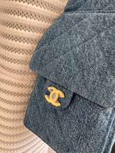 Lade das Bild in den Galerie-Viewer, CHANEL 25 SMALL