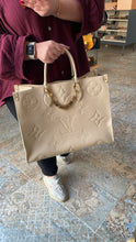 Lade das Bild in den Galerie-Viewer, LOUIS VUITTON ONTHEGO GM EMPREINTE