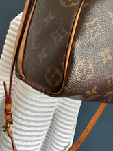 Lade das Bild in den Galerie-Viewer, LOUIS VUITTON SPEEDY 35 MIT SCHULTERRIEMEN