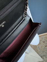 Lade das Bild in den Galerie-Viewer, CHANEL WOC