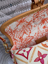 Lade das Bild in den Galerie-Viewer, LOUIS VUITTON NANO DIANE BY THE POOL CORAL