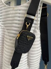 Lade das Bild in den Galerie-Viewer, PRADA RE-EDITION 2005 BAG