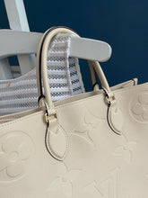 Lade das Bild in den Galerie-Viewer, LOUIS VUITTON ONTHEGO GM EMPREINTE