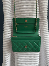 Lade das Bild in den Galerie-Viewer, CHANEL WOC