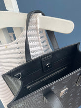 Lade das Bild in den Galerie-Viewer, MCM AREN BAG