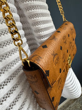 Lade das Bild in den Galerie-Viewer, MCM TRACY