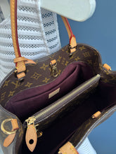 Lade das Bild in den Galerie-Viewer, LOUIS VUITTON MONTAIGNE