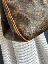 Lade das Bild in den Galerie-Viewer, LOUIS VUITTON BATIGNOLLES