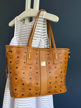 Lade das Bild in den Galerie-Viewer, MCM LIZ SHOPPER MEDIUM