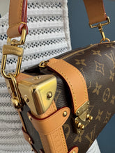 Lade das Bild in den Galerie-Viewer, LOUIS VUITTON SIDE TRUNK PM